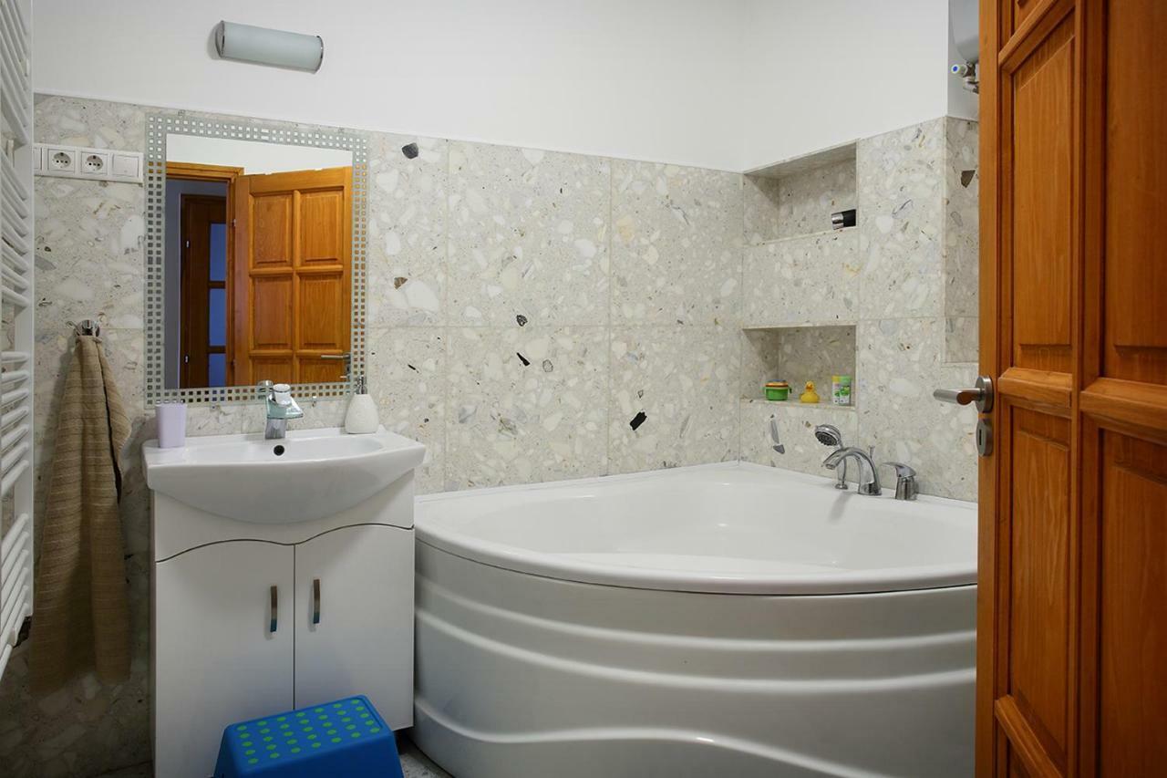 Ecomfort Apartment Kecskemét Exterior foto